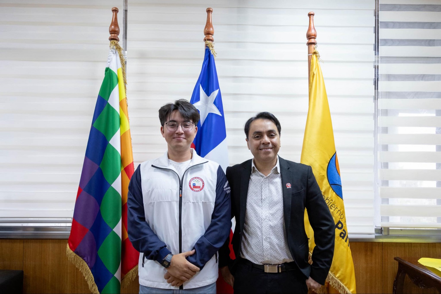 gobernador junto deportista andres gallardo.jfif